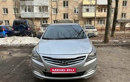 Hyundai Solaris II рестайлинг, 2015 год, 620 000 рублей, 5 фотография