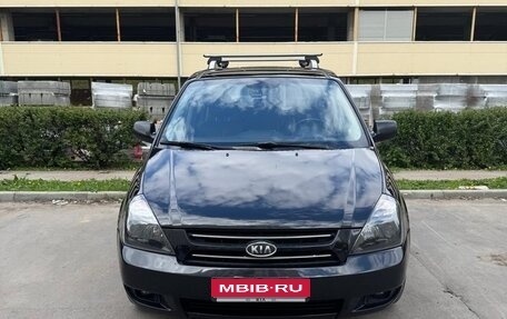 KIA Carnival III, 2008 год, 900 000 рублей, 1 фотография
