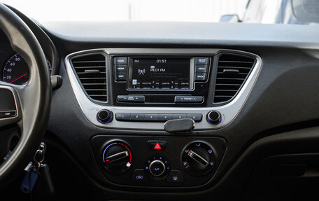 Hyundai Solaris II рестайлинг, 2018 год, 820 000 рублей, 17 фотография