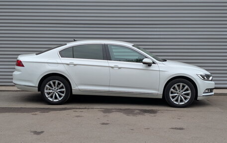 Volkswagen Passat B8 рестайлинг, 2017 год, 2 200 000 рублей, 4 фотография
