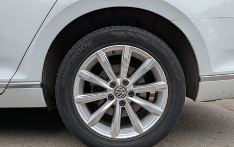 Volkswagen Passat B8 рестайлинг, 2017 год, 2 200 000 рублей, 23 фотография