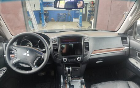 Mitsubishi Pajero IV, 2008 год, 1 750 000 рублей, 16 фотография