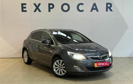 Opel Astra J, 2011 год, 750 000 рублей, 2 фотография
