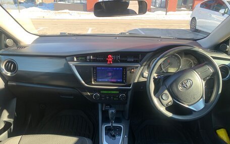 Toyota Auris II, 2013 год, 995 000 рублей, 3 фотография