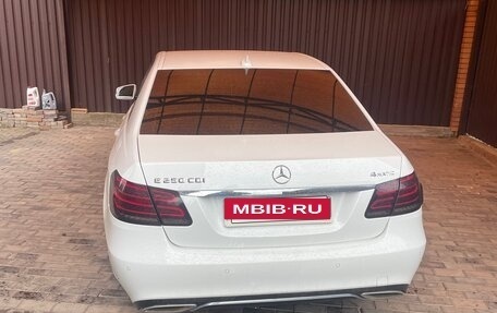 Mercedes-Benz E-Класс, 2014 год, 2 600 000 рублей, 3 фотография
