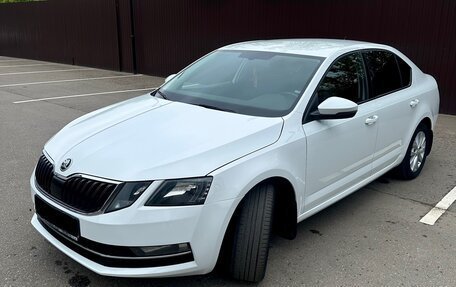 Skoda Octavia, 2017 год, 1 690 000 рублей, 2 фотография