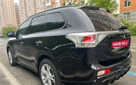 Mitsubishi Outlander III рестайлинг 3, 2012 год, 1 380 000 рублей, 4 фотография