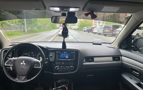 Mitsubishi Outlander III рестайлинг 3, 2012 год, 1 380 000 рублей, 14 фотография