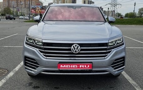 Volkswagen Touareg III, 2018 год, 4 800 000 рублей, 6 фотография