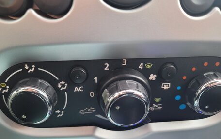 Renault Logan I, 2012 год, 715 000 рублей, 2 фотография
