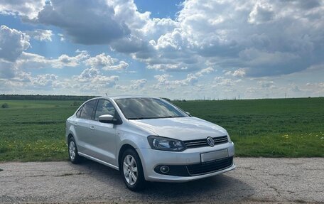 Volkswagen Polo VI (EU Market), 2014 год, 950 000 рублей, 2 фотография