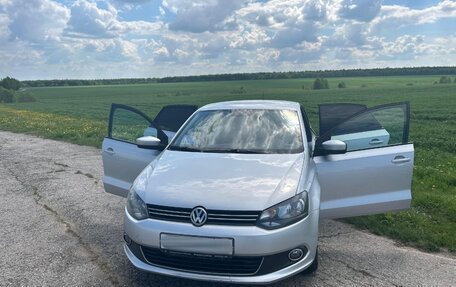 Volkswagen Polo VI (EU Market), 2014 год, 950 000 рублей, 3 фотография