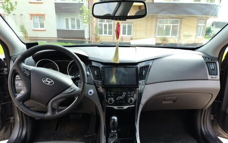 Hyundai Sonata VI, 2011 год, 1 160 000 рублей, 6 фотография