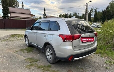 Mitsubishi Outlander III рестайлинг 3, 2018 год, 2 220 000 рублей, 3 фотография