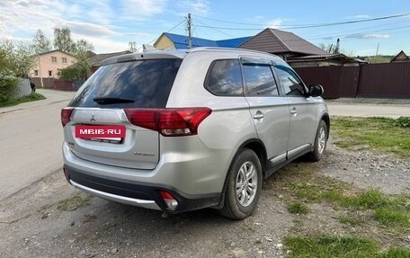 Mitsubishi Outlander III рестайлинг 3, 2018 год, 2 220 000 рублей, 4 фотография