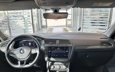 Volkswagen Tiguan II, 2018 год, 2 575 000 рублей, 14 фотография