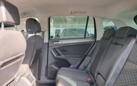 Volkswagen Tiguan II, 2018 год, 2 575 000 рублей, 12 фотография
