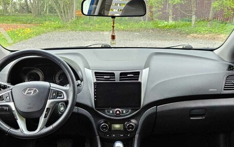 Hyundai Solaris II рестайлинг, 2012 год, 999 999 рублей, 7 фотография