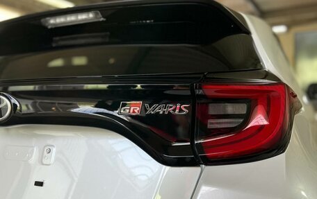 Toyota Yaris, 2020 год, 3 350 000 рублей, 4 фотография
