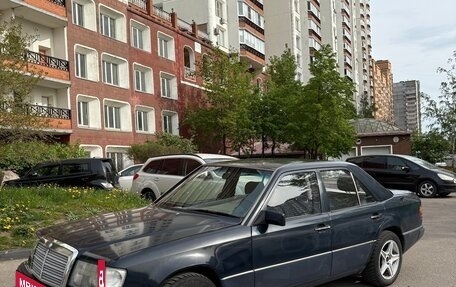 Mercedes-Benz E-Класс, 1992 год, 345 000 рублей, 2 фотография
