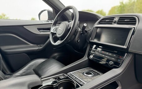 Jaguar F-Pace, 2016 год, 3 000 000 рублей, 11 фотография