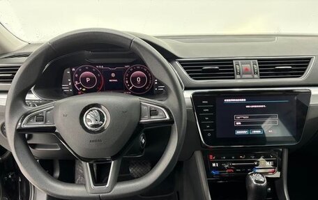 Skoda Superb III рестайлинг, 2021 год, 1 750 000 рублей, 12 фотография