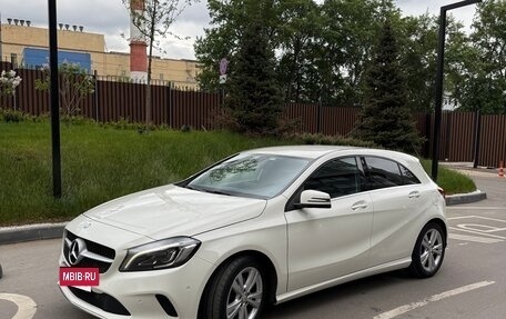 Mercedes-Benz A-Класс, 2016 год, 1 640 000 рублей, 2 фотография
