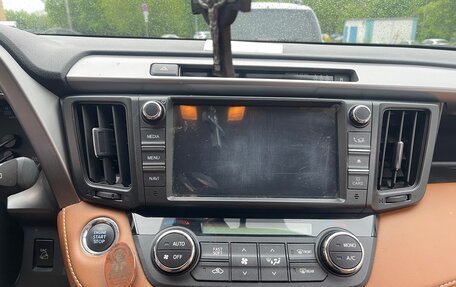 Toyota RAV4, 2019 год, 2 700 000 рублей, 11 фотография