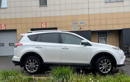 Toyota RAV4, 2019 год, 2 700 000 рублей, 2 фотография