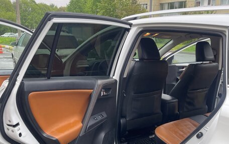 Toyota RAV4, 2019 год, 2 700 000 рублей, 14 фотография