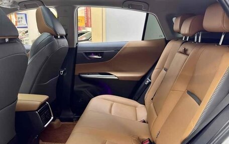 Toyota Venza, 2022 год, 2 998 000 рублей, 13 фотография