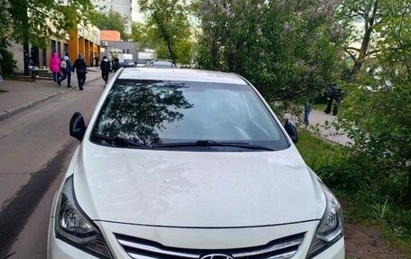 Hyundai Solaris II рестайлинг, 2015 год, 770 000 рублей, 1 фотография