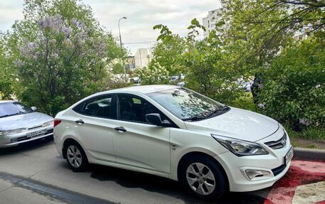 Hyundai Solaris II рестайлинг, 2015 год, 770 000 рублей, 3 фотография