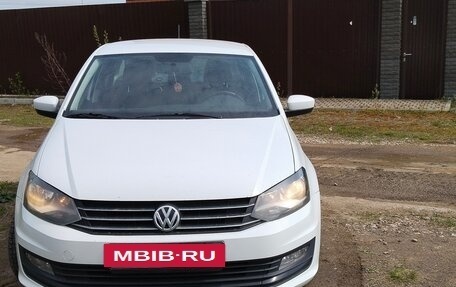 Volkswagen Polo VI (EU Market), 2015 год, 800 000 рублей, 2 фотография