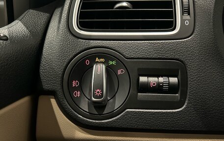Volkswagen Polo VI (EU Market), 2015 год, 1 099 000 рублей, 23 фотография