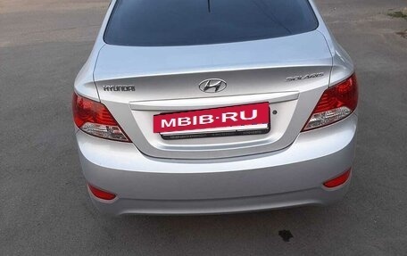 Hyundai Solaris II рестайлинг, 2011 год, 880 000 рублей, 5 фотография