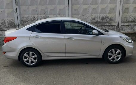 Hyundai Solaris II рестайлинг, 2011 год, 880 000 рублей, 8 фотография