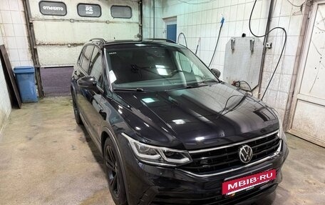 Volkswagen Tiguan II, 2021 год, 4 300 000 рублей, 3 фотография