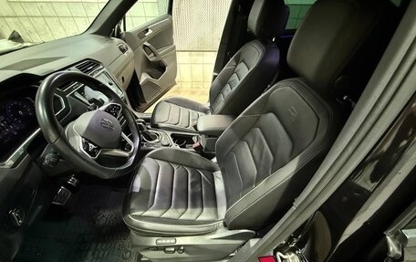 Volkswagen Tiguan II, 2021 год, 4 300 000 рублей, 12 фотография