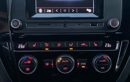 Volkswagen Jetta VI, 2016 год, 1 600 000 рублей, 15 фотография
