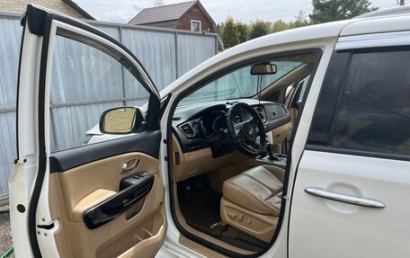 KIA Carnival III, 2015 год, 2 500 000 рублей, 2 фотография