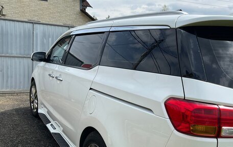 KIA Carnival III, 2015 год, 2 500 000 рублей, 17 фотография