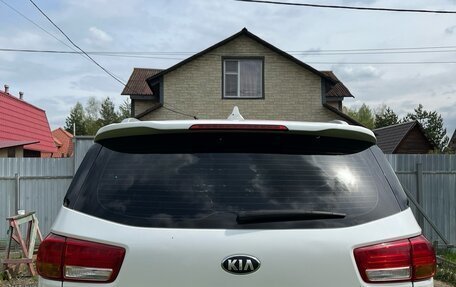 KIA Carnival III, 2015 год, 2 500 000 рублей, 20 фотография