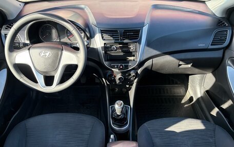 Hyundai Solaris II рестайлинг, 2014 год, 800 000 рублей, 11 фотография