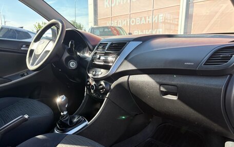 Hyundai Solaris II рестайлинг, 2014 год, 800 000 рублей, 12 фотография