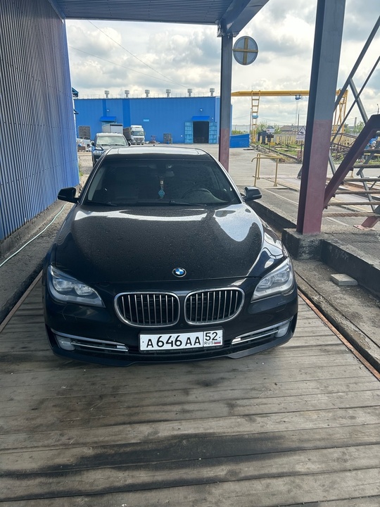 BMW 7 серия F01-F04 рестайлинг, 2014 год, 2 600 000 рублей, 3 фотография