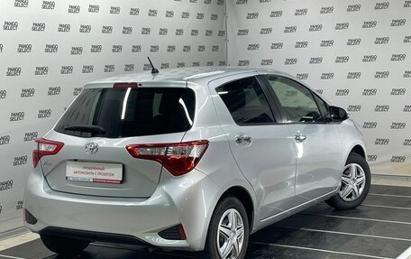 Toyota Vitz, 2018 год, 930 000 рублей, 2 фотография