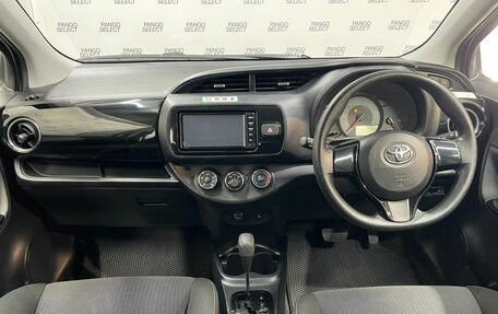 Toyota Vitz, 2018 год, 930 000 рублей, 8 фотография
