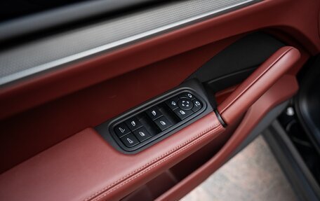 Porsche Cayenne III, 2025 год, 18 490 000 рублей, 16 фотография