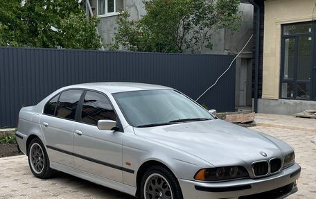 BMW 5 серия, 2002 год, 700 000 рублей, 2 фотография